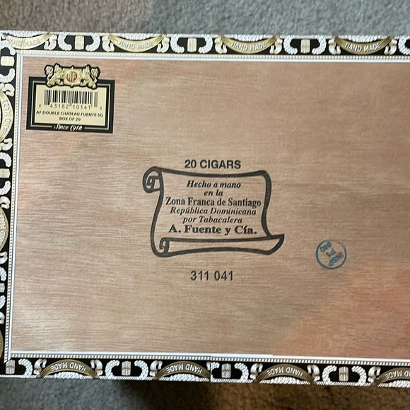 One Empty Arturo Fuente Cigar Box - Picture 3 of 5